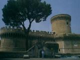 Castello Giulio II nel centro storico di Ostia Antica