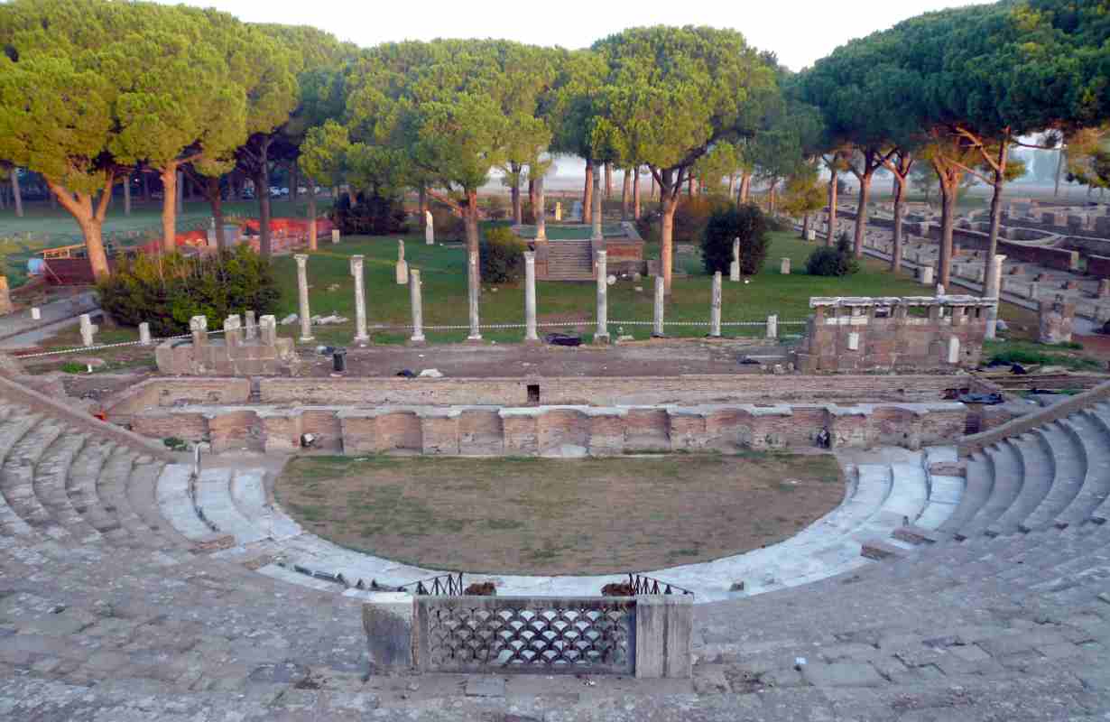 teatro romano di ostia antica